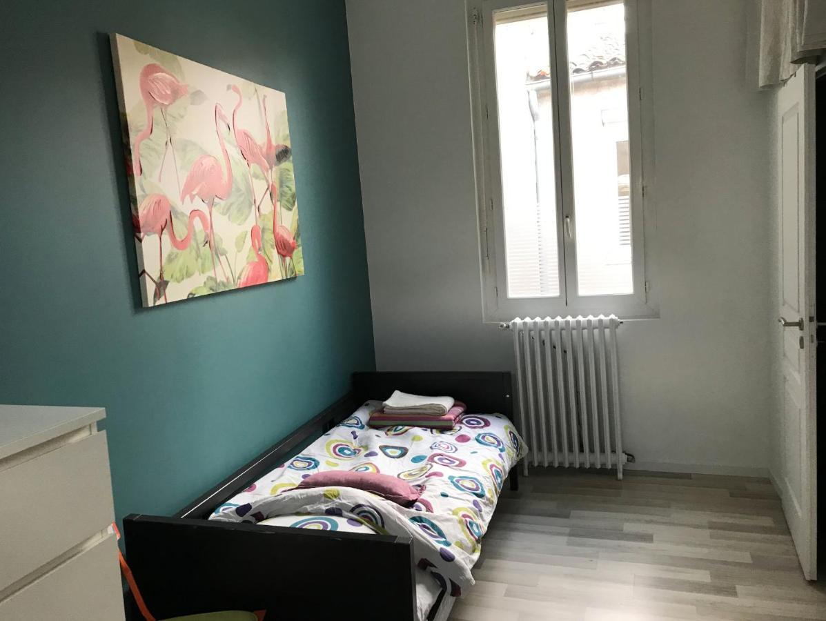 Chambre indépendante avec SDB-Terrasse privative. Centre ville Nimes Exterior foto