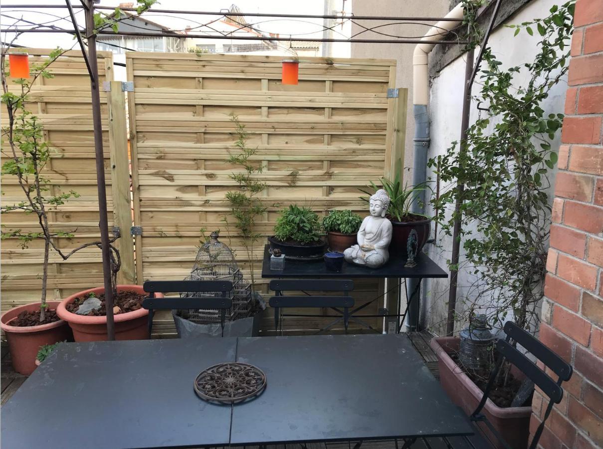 Chambre indépendante avec SDB-Terrasse privative. Centre ville Nimes Exterior foto