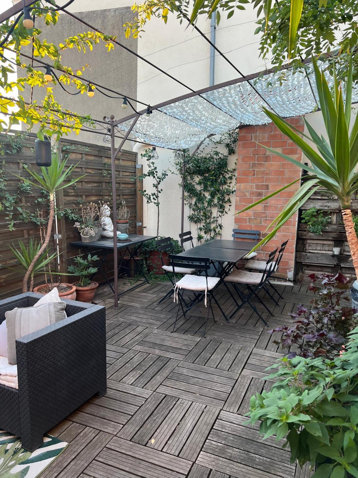 Chambre indépendante avec SDB-Terrasse privative. Centre ville Nimes Exterior foto